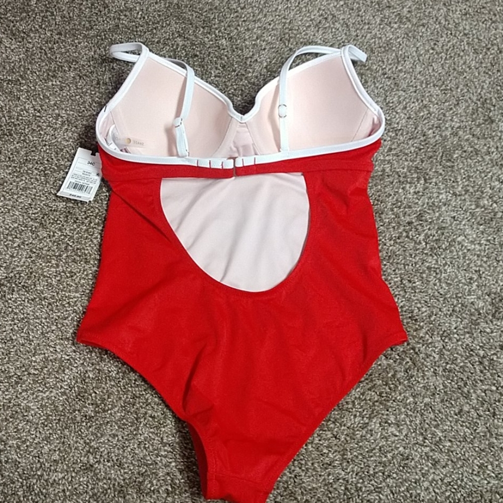 Swimsuit - Picture 4 of 7